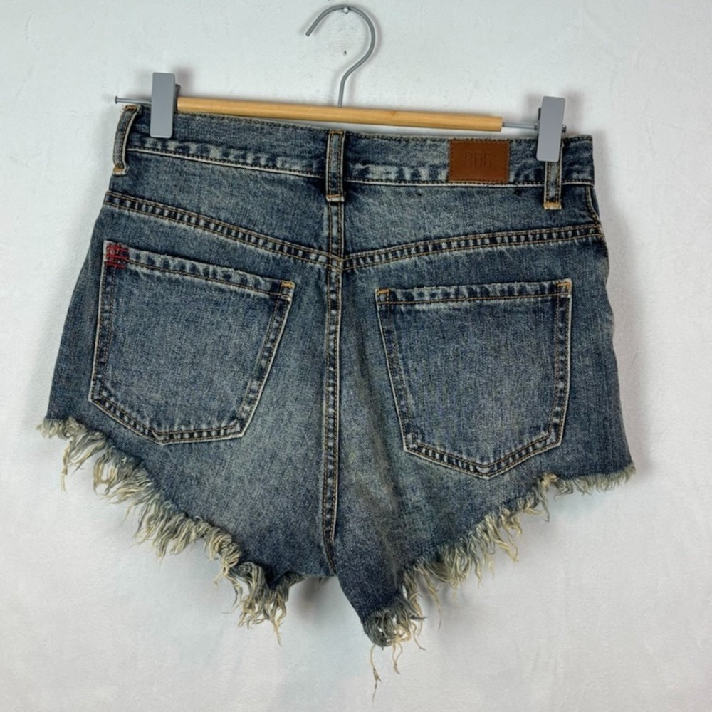 BDG Womens‎ High-Rise Cheeky Denim Cut-off Distressed Jean Shorts Size 27 Beach - Picture 2 of 11